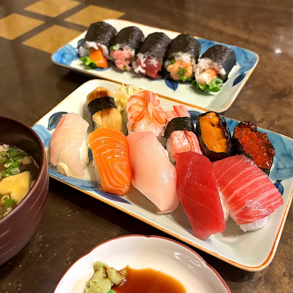 スーパーのお寿司をお皿に|かっちゃん杉さん