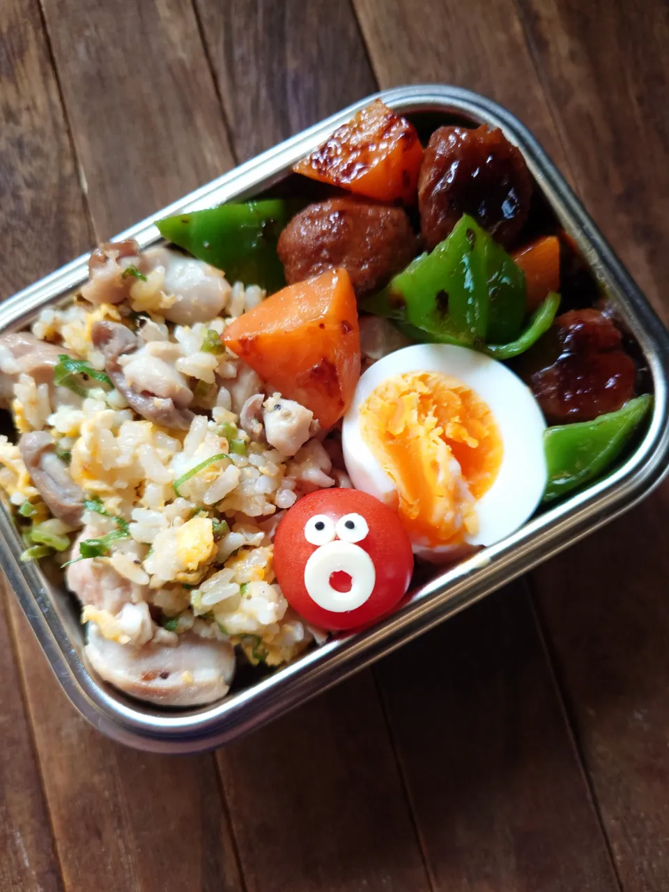 漢の…自分用🍱豚ホルモンチャーハンと肉団子の甘酢あんの中華弁当|ᵏᵒᵘさん