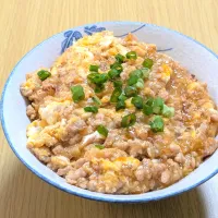 とろ玉そぼろ丼| akaneさん