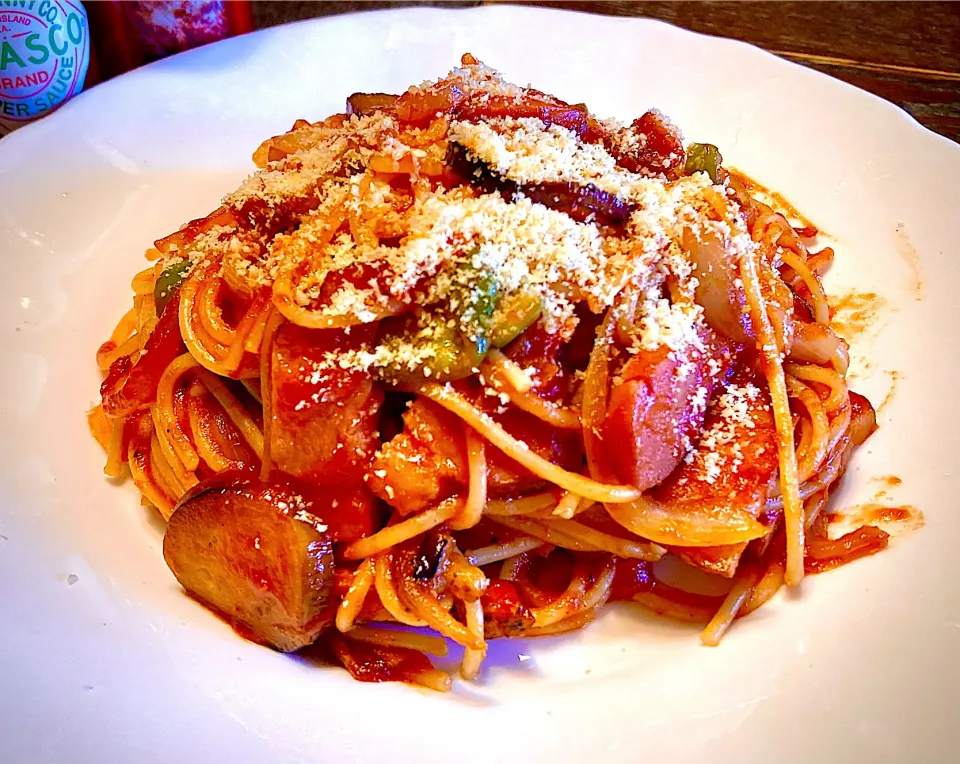 麺好きランチはウィンナー&ベーコンで                「茄子🍆ナポリタン」|mottoさん