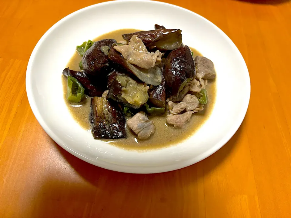 豚肉となすとピーマンの鍋しぎ|めっちいさん