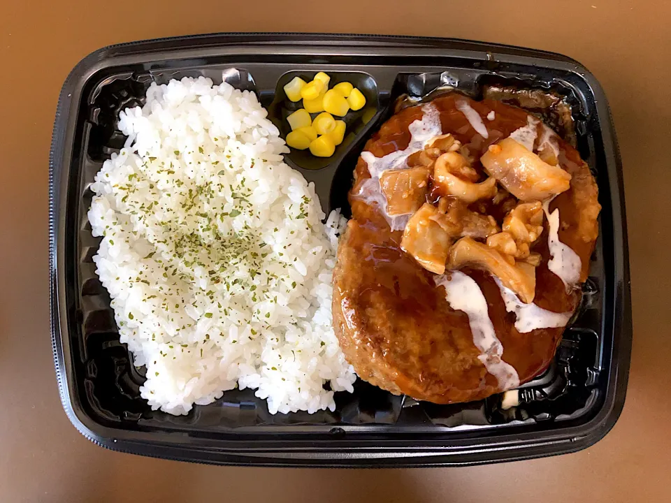 イオン [冷蔵]生すじ煮込ハンバーグ弁当|ばーさんさん