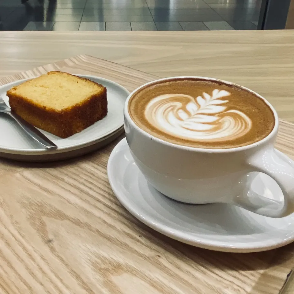 オレンジケーキとカフェラテ|麻紀子さん