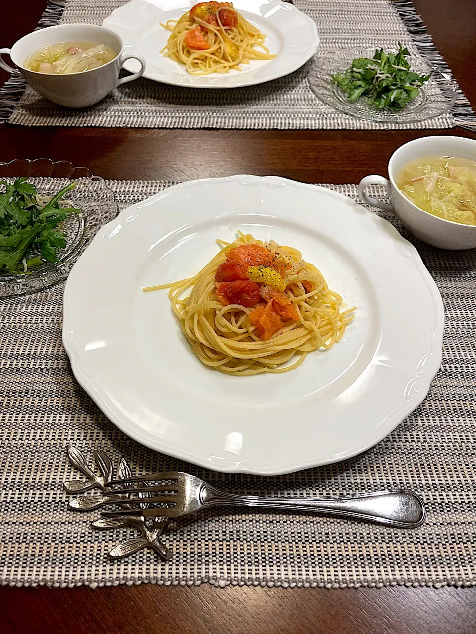 ミニトマトとスモークサーモンのパスタ|lingesさん