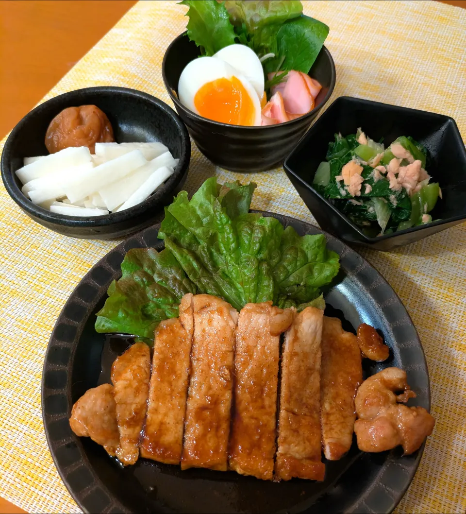 ☆トンテキ　☆チンゲンサイとツナ和え　☆長芋＆梅干し　☆サラダ|chikakoさん