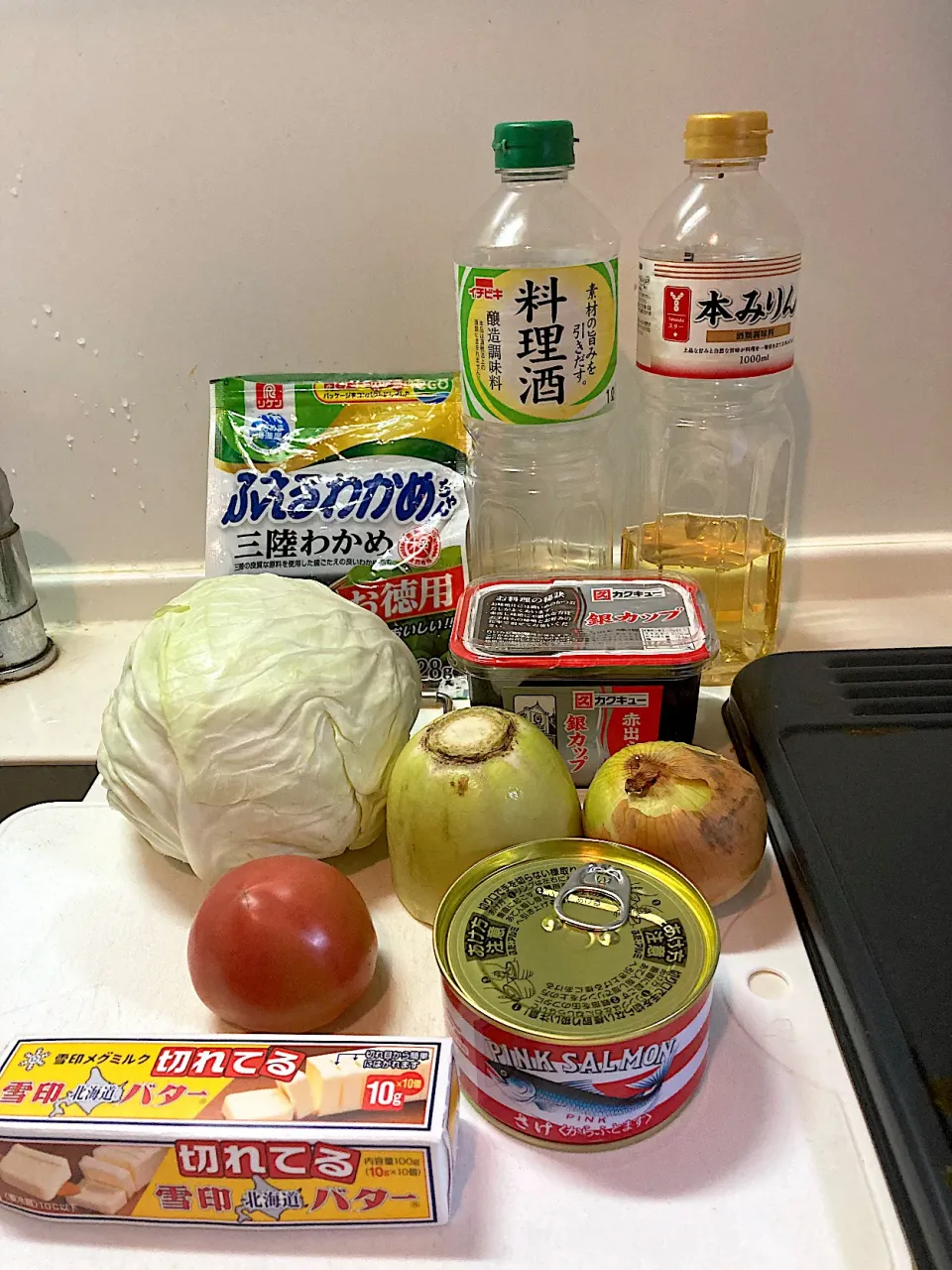 今日の晩ご飯①  鮭缶ちゃんちゃん焼き風を作ります|なびさん