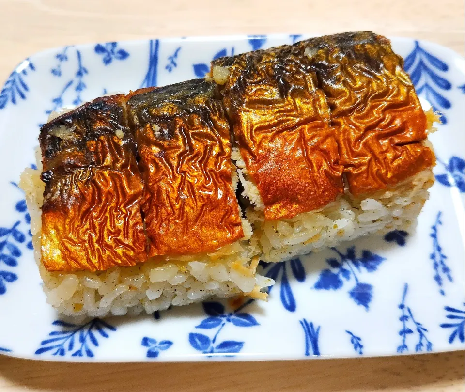 2025 1130　焼鯖の押し寿司|いもこ。さん