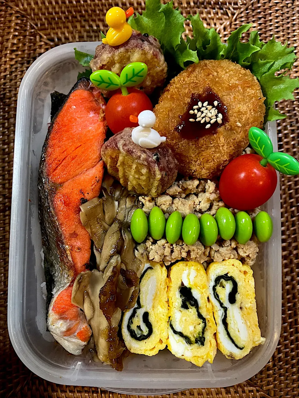 焼鮭とひとくちコロッケ弁当|ヘルペイさん