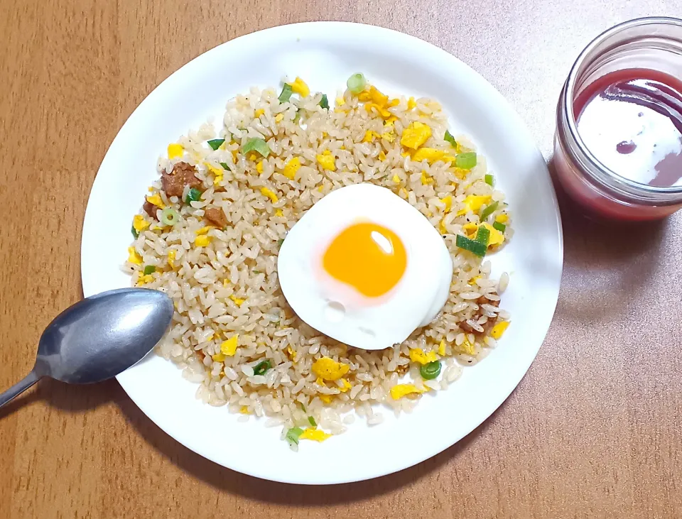 炒飯に目玉のせ、アサイーバナナスムージー|ナナさん