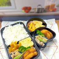 豚丼&コロッケ弁当| アッキーさん