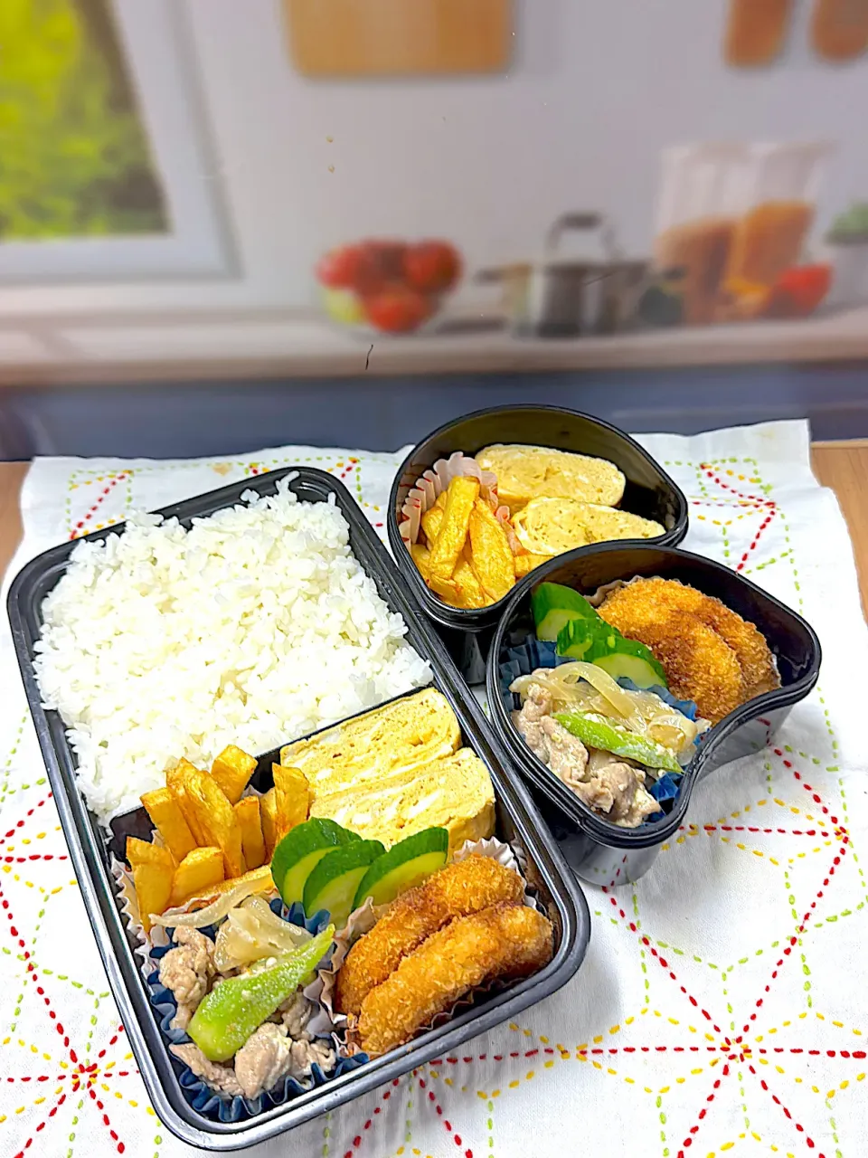 豚丼&コロッケ弁当|アッキーさん