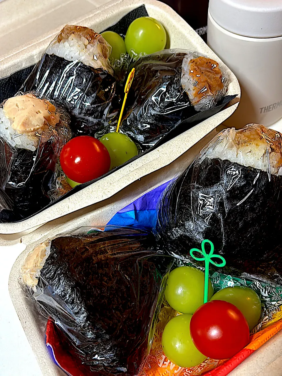 おにぎり弁当ー梅めんたい、焼肉、ツナマヨ|KUMIさん