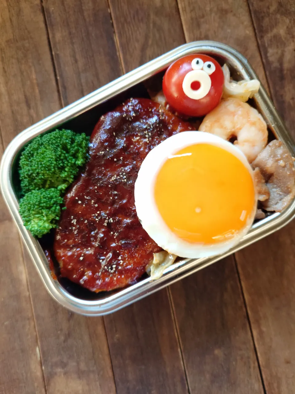 漢の…自分用🍱目玉焼きハンバーグ弁当|ᵏᵒᵘさん