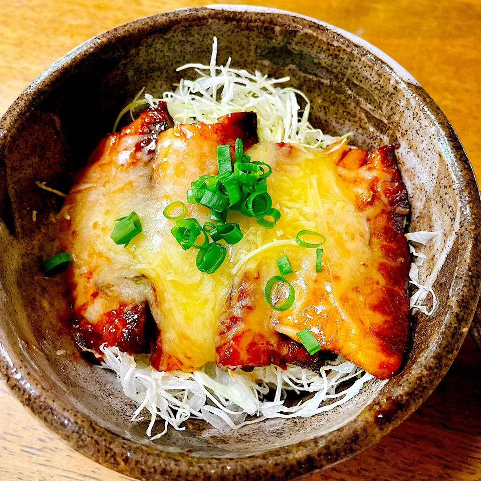 🐷昼【チャーシューチーズ丼】🍚|Laniさん