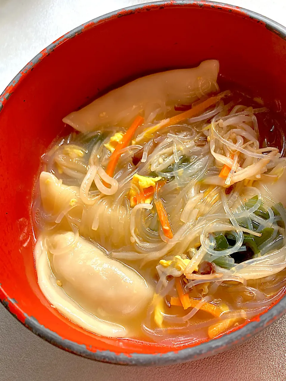 風邪でぐったり中に冷凍餃子と残り野菜スープ|Ayaさん