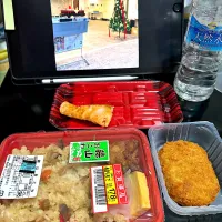 寮飯がうどんだったので、蒜山おこわ😋|すかラインさん