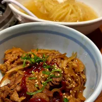 『やまなか家』カルビ丼と冷麺|ま〜てぃんさん