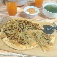 おかちさんのしらすナンピザをしらすのクリスピーピザで|みったんさん