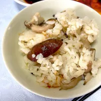 きのこ炊き込みご飯|ネコさん