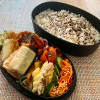 鮭のチーマヨ焼き弁当🤍|𝟕𝟕𝟑 𝐌𝐞𝐬𝐡𝐢 ❤︎さん