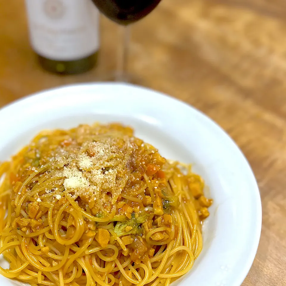 くまちゃんさんの料理 肉なしドライカレーを使って、ワンパンボロネーゼ風スパゲッティ|くまちゃんさん