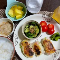 12/2晩ご飯：はんぺんとカニカマのライスペーパー巻き|ななみんさん