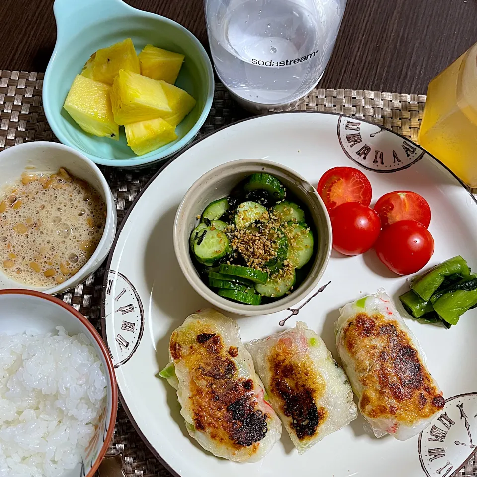 12/2晩ご飯：はんぺんとカニカマのライスペーパー巻き|ななみんさん