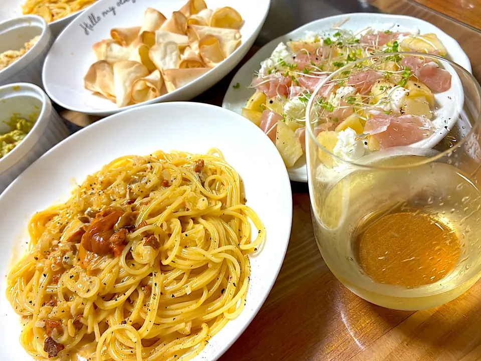 塩水ウニdeクリームパスタ&りんごと生ハムとモッツァレラのカプレーゼ|えみりんさん