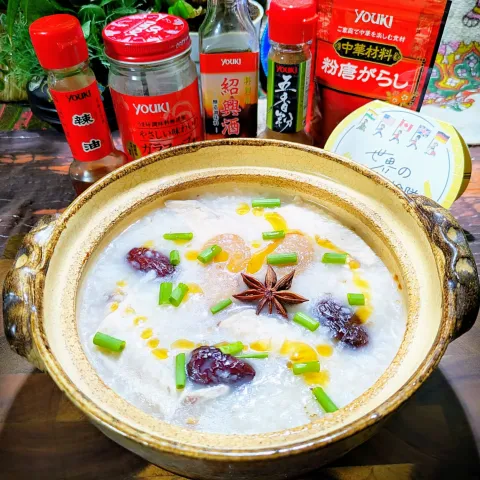 「五香粉」を使ってみたSnapdishの料理・レシピ写真:🌏『世界の食卓探検の旅』🇹🇼台湾料理
【🇹🇼麻油鶏（マーヨージー）】
(鶏の薬膳スープ)