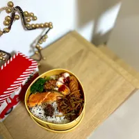 鮭またもや折れた🫣笑| こたははさん