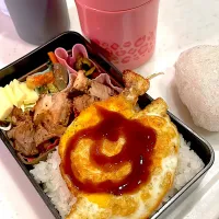 おっさん弁当　漬け物　俺のチンピラ　サラダ　照り焼きチキン　目玉の親父|ひげおやじさん