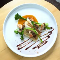 スズキのソテー、あん肝とスティックセニョール