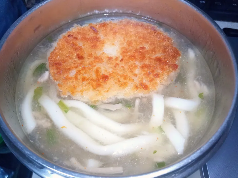 みぞれ仕立てのなめ茸と豚ひき肉入りとろみ付きコロッケうどん|darkbaronさん