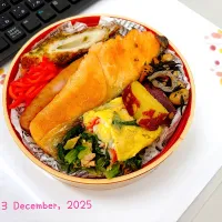 ᗦ↞︎◃︎  シャケの丸い弁当🍱😋|Tsuu_chan‪ ·͜·♡‬さん