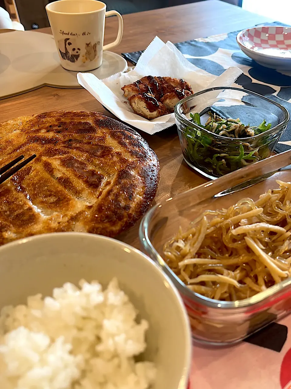 餃子と副菜と残り物のささみカツ|𝕒𝕚. 𝕜𝕠𝕞ᵕ̈*さん