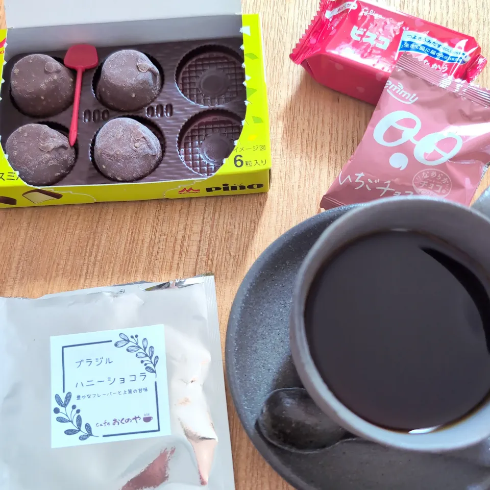 さくたえちゃんから貰ったブラジルハニーショコラ珈琲とおやつ達♡|チョコさん