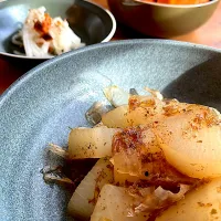 大根の土佐煮と干し柿と大根のなま酢風|おさかなさん