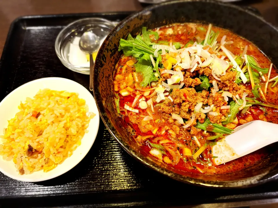 黒担々麺 ¥880|Blue Moon Caféさん