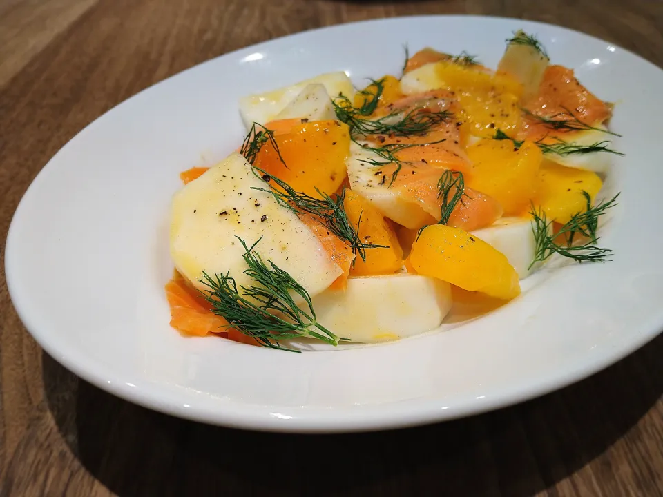 柿とかぶ スモークサーモンのマリネサラダ|古尾谷りかこさん