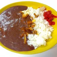 久々のトロトロ牛すじカレー|ひろたかさん