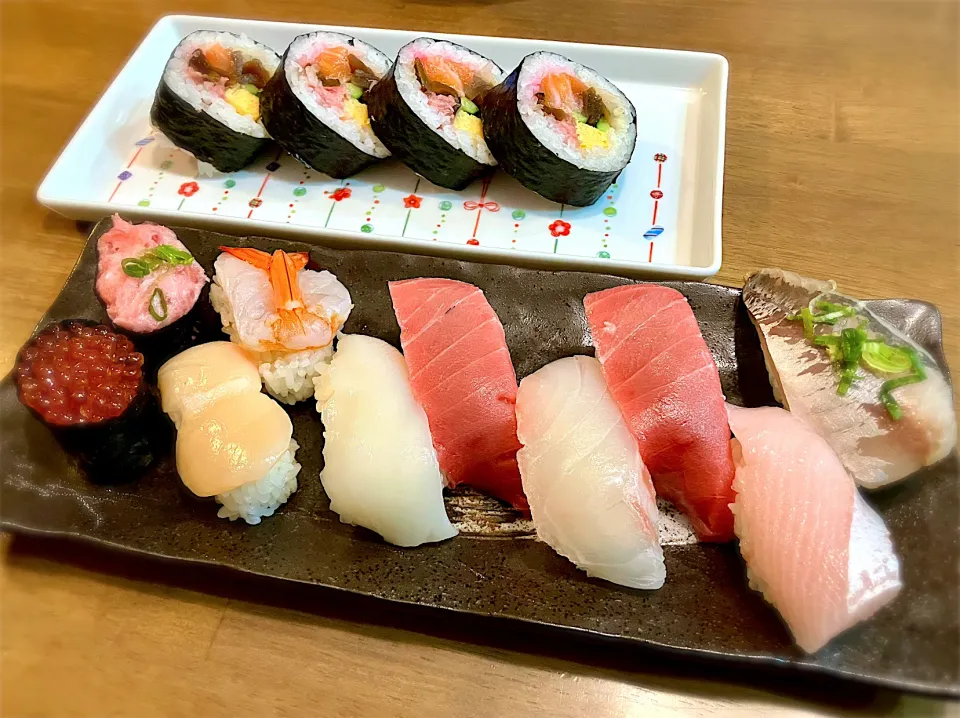 魚屋さんの握り寿司と太巻き寿司|リフルシャッフルさん