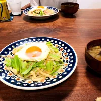 焼きうどん、茄子と茗荷の味噌汁| タロッカ主夫見習いさん