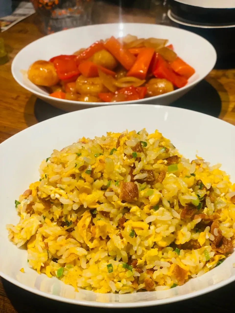 Dinner ! Dinner !
Homemade Chinese 
Sweet & Sour Crispy Fried  Prawns with Peppers,onions,Carrots, with Special Fried Rice with Pork  & egg #chinese #sweetansou|Emanuel Hayashiさん