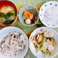 豚肉と小松菜の中華炒め♡お味噌汁♡しらすおろし♡|まゆかさん