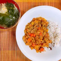 根菜キーマカレー♡わかめスープ♡|まゆかさん
