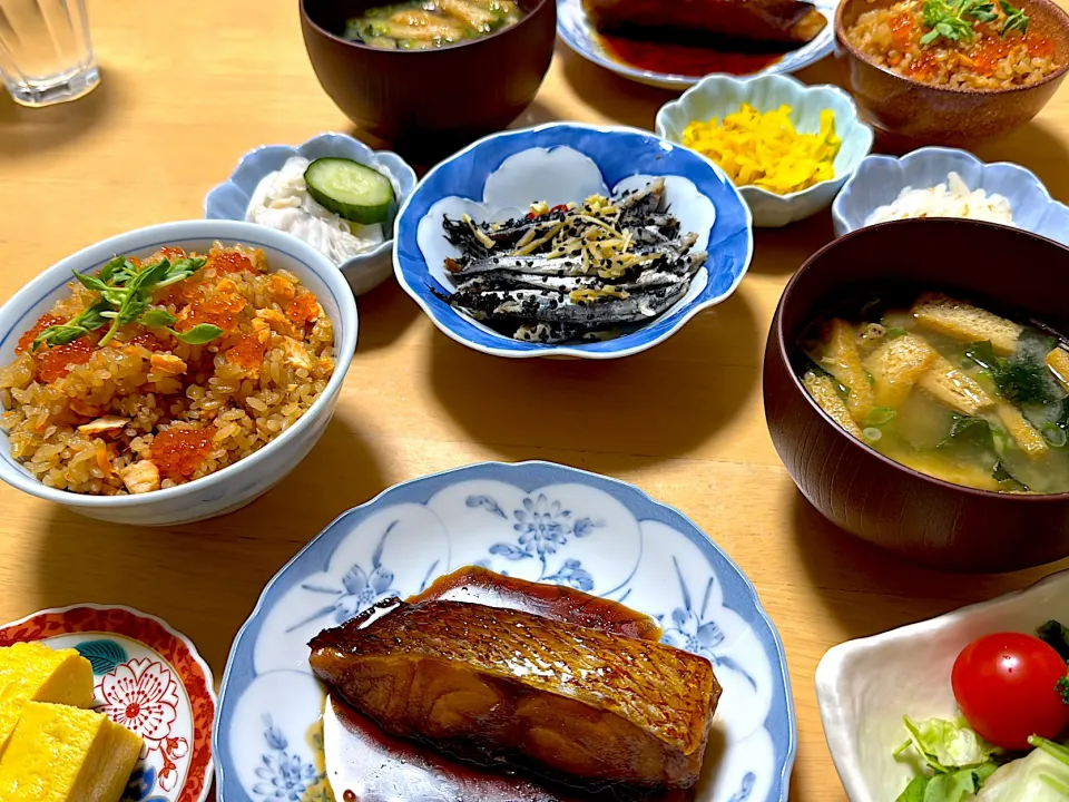 今晩ははらこ飯とタラの煮付け|こどもおやじさん