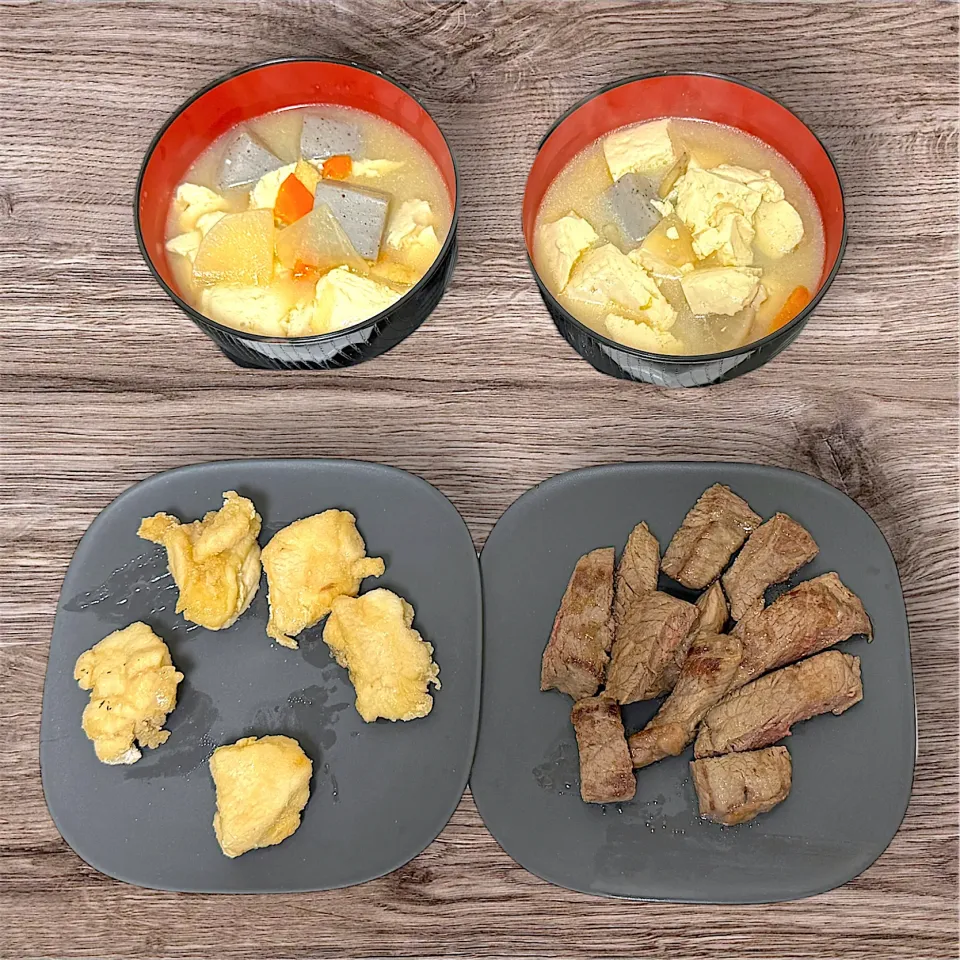 牛ステーキとヤケクソ唐揚げと豚汁|瀬名さん
