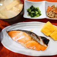 焼き鮭定食|伊藤央さん