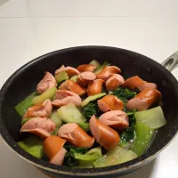 ウインナーとPak Choiの鶏ガラスープ炒め煮|テツさん