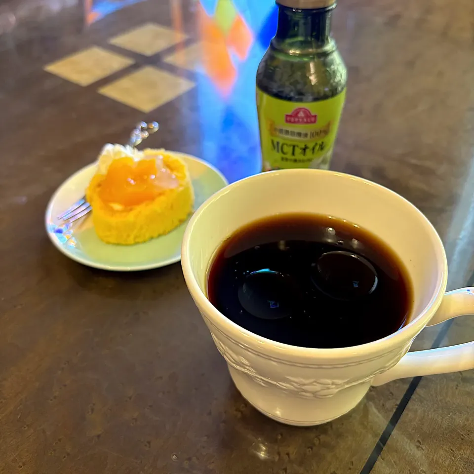 今朝は手作りロールケーキの端っことコーヒー|かっちゃん杉さん